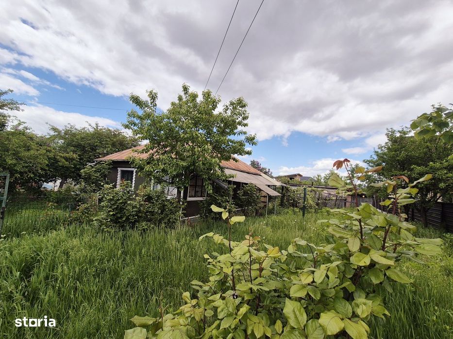 Casă din cărămidă și teren, Piatra-Neamŕ