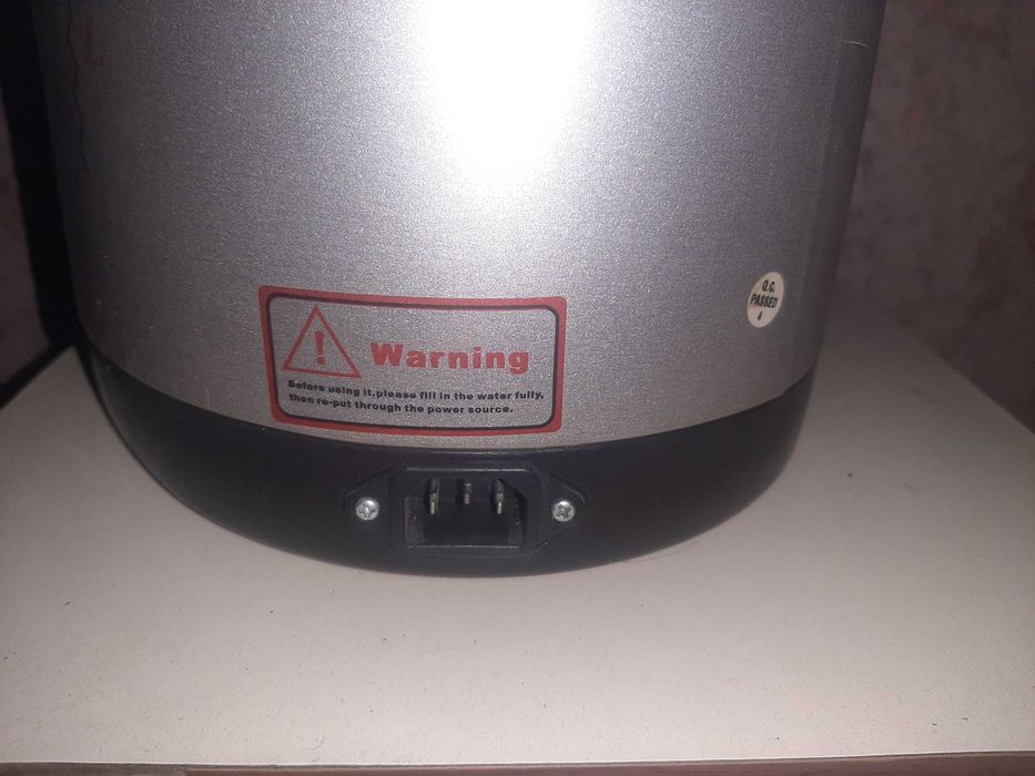 Продам термопот.