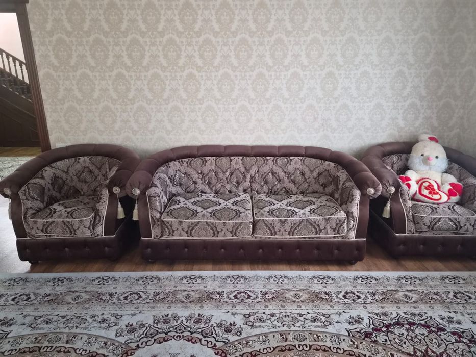 Продам диван и 2 кресла