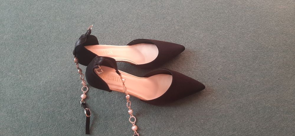 Pantofi cu toc marime 35-36