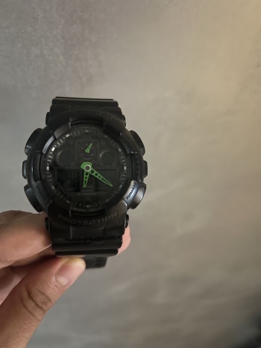 Часовник G Shock