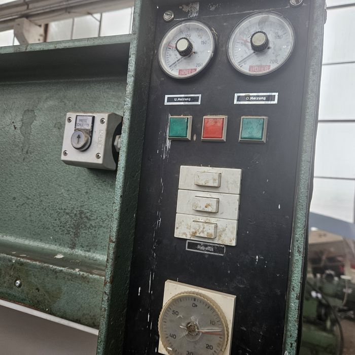 Топла преса с нагреватели 2500мм.х 1300мм.