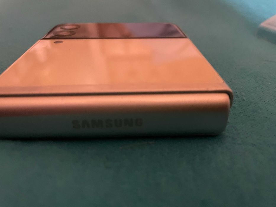 Samsung Galaxy Z Flip3 5G