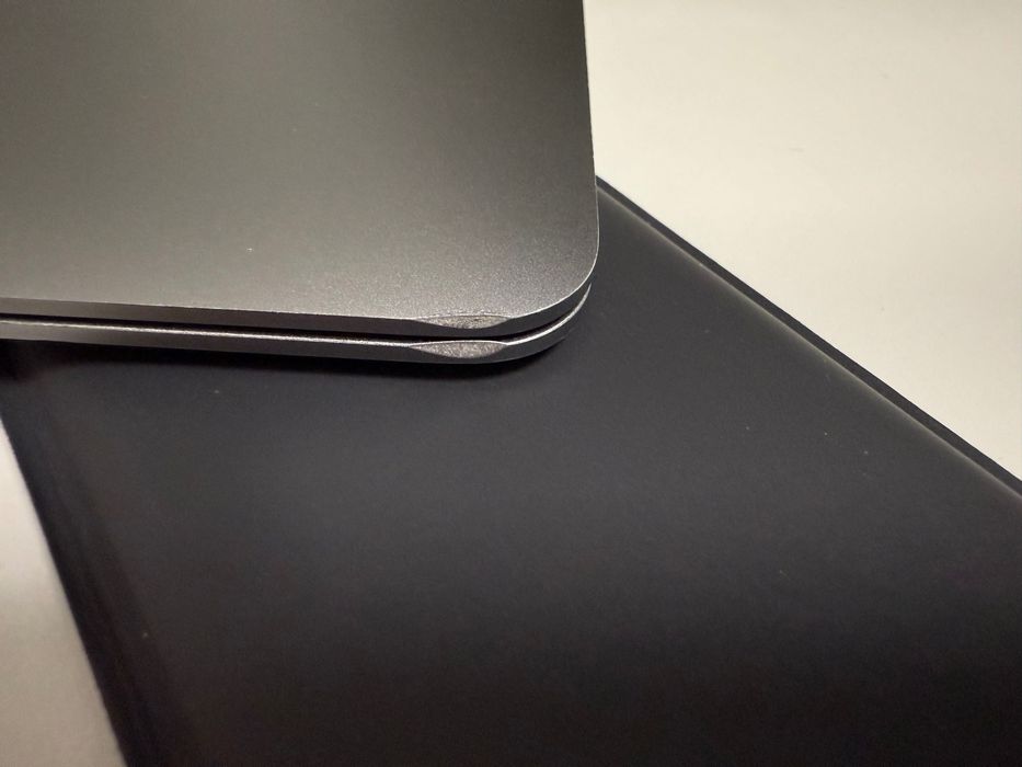 Apple MacBook Air 13 - Retina Display A1932