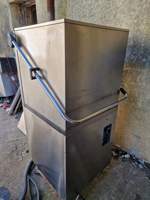 Mașina spălat vase cu capota, ciclu scurt, inox, la 380v