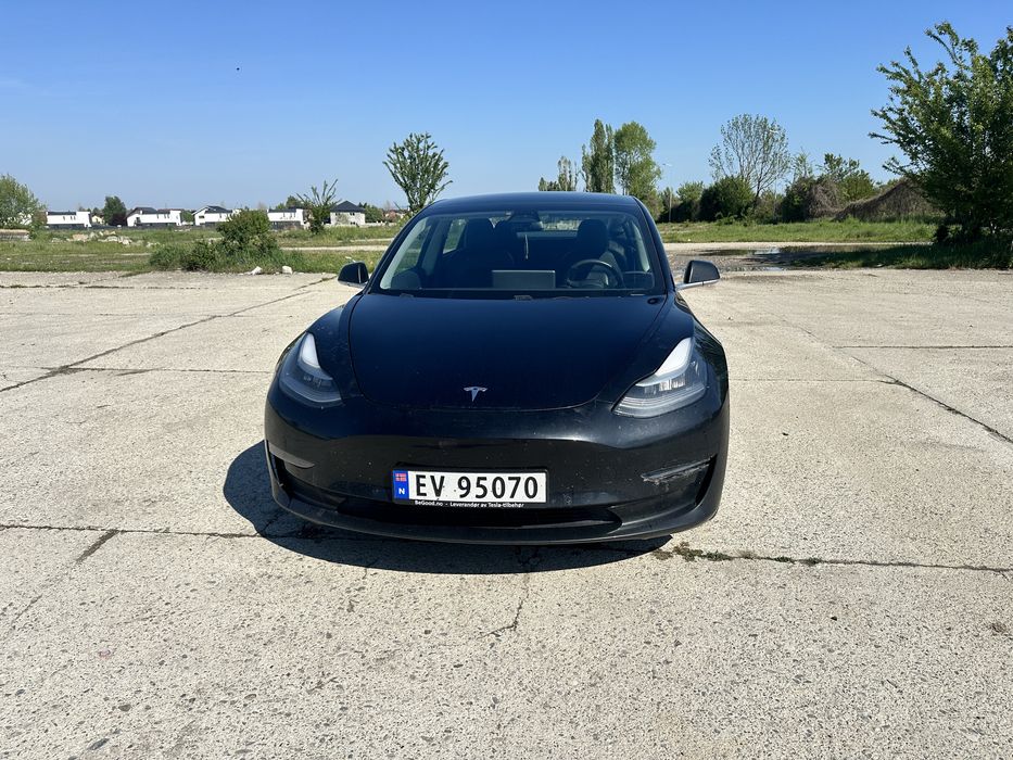 Tesla model 3 long range