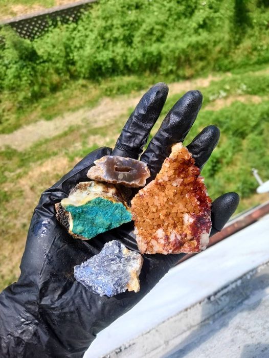 Лот минерали от България друза Аметист кварц кристали малахит