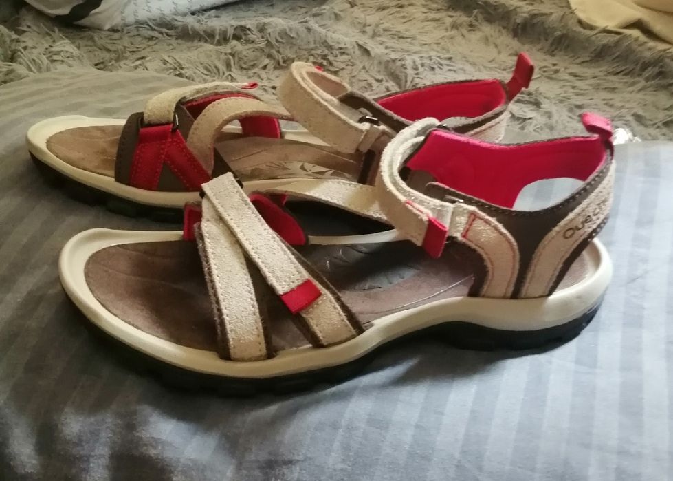 Продам  сандалии