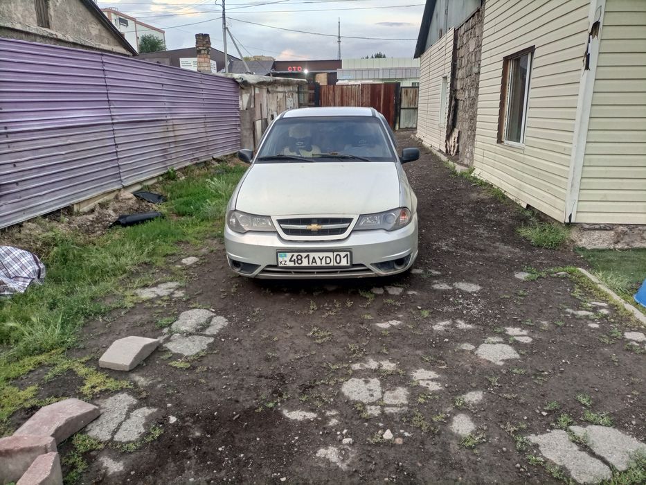 Срочно продам нексия