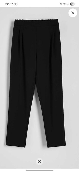 Pantaloni Reserved cu eticheta
