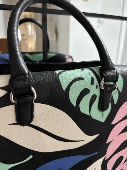 Armani Exchange чанта