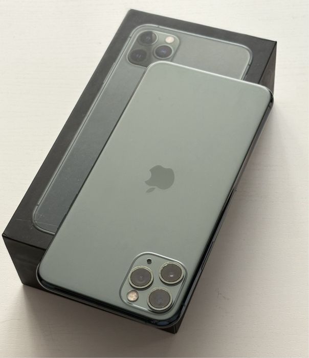 iPhone 11 PRO MAX • 93% Bateria