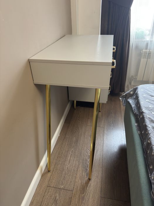 Туалетный столик