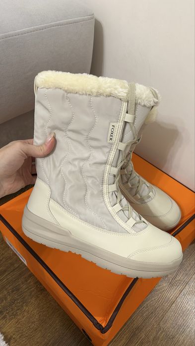Белые зимние сапоги