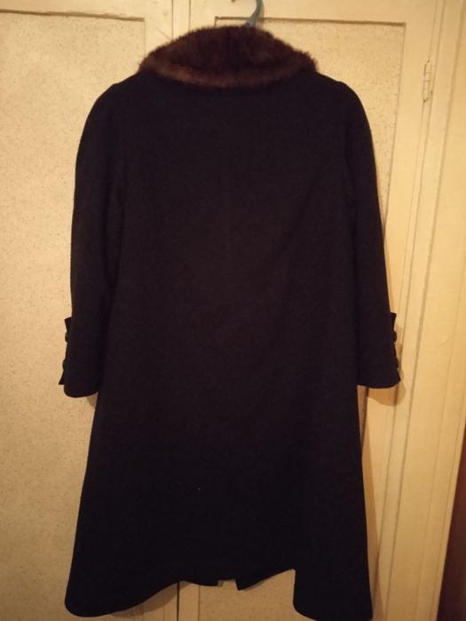 Продам пальто женское зимнее