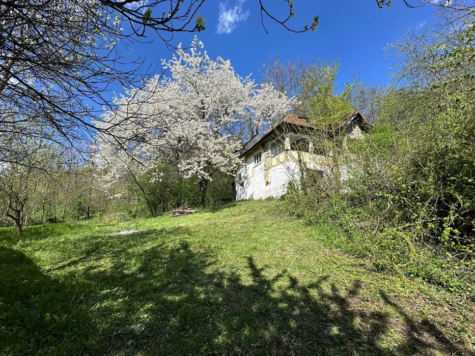 Casa Batraneasca + teren 1300mp Valenii de munte ( Comuna Teisani, sat Olteni, Valea Stâlpului)