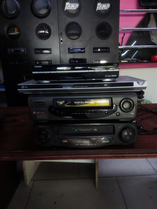 Video kasetta sotiladi