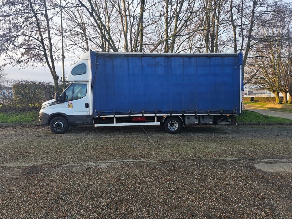 Iveco Daily 7.2 tone, cu lift hidraulic