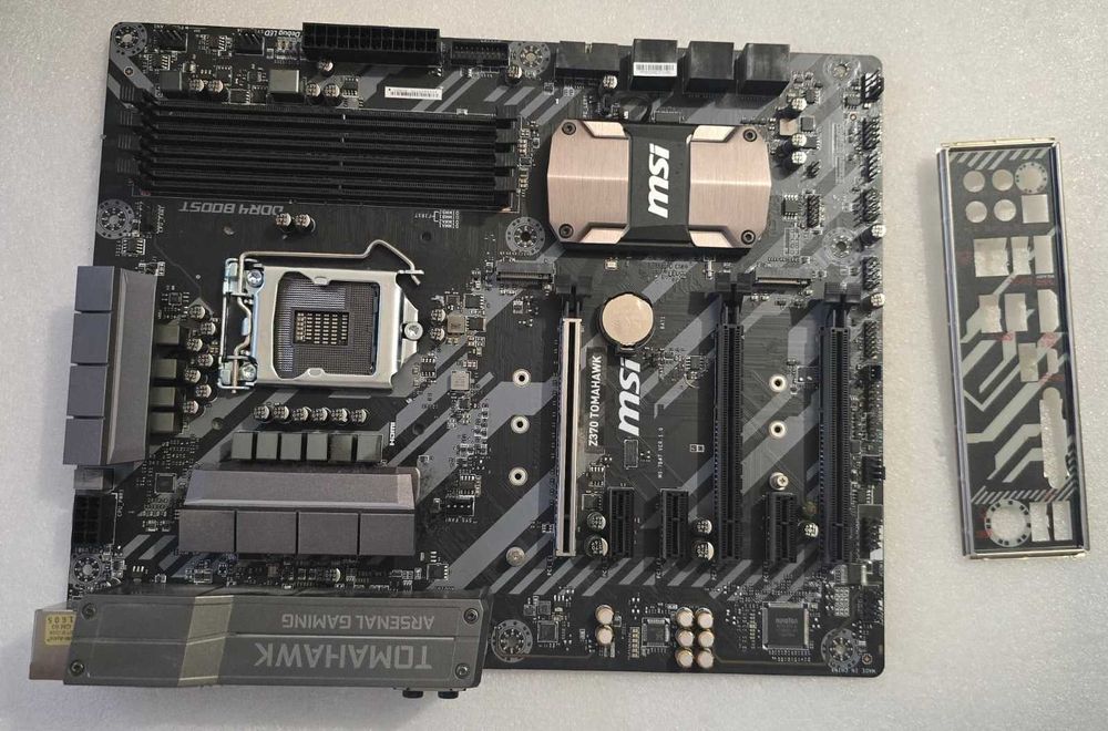 Placa de baza MSI Z370 TOMAHAWK Intel LGA 1151, Chipset Z370, ATX, DDR4 + I/O Shield