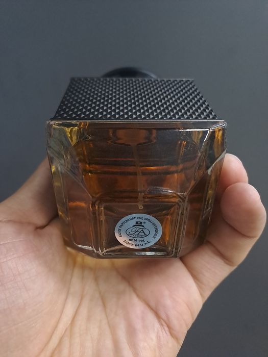 Atom Grey eau de Parfum