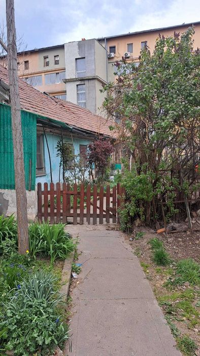 INVESTIȚIE – Teren + Casă de demolat – Ultracentral în ORADEA