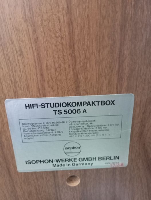 Vând boxe Isophon,rezervate