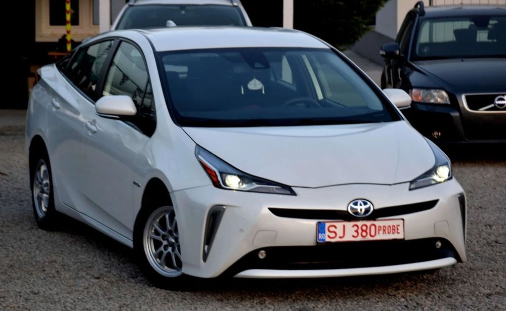 Toyota Prius 1..8  HYBRID e-CVT 4x4 awd-e  2021