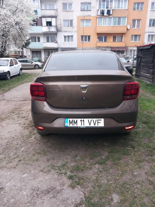 Vând Dacia Logan