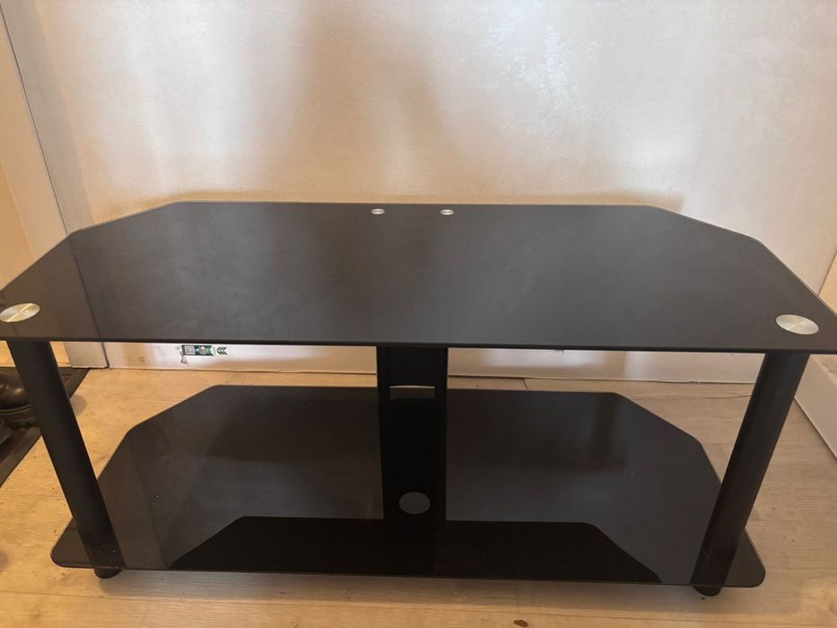 Тумба под телевизор стеклянная