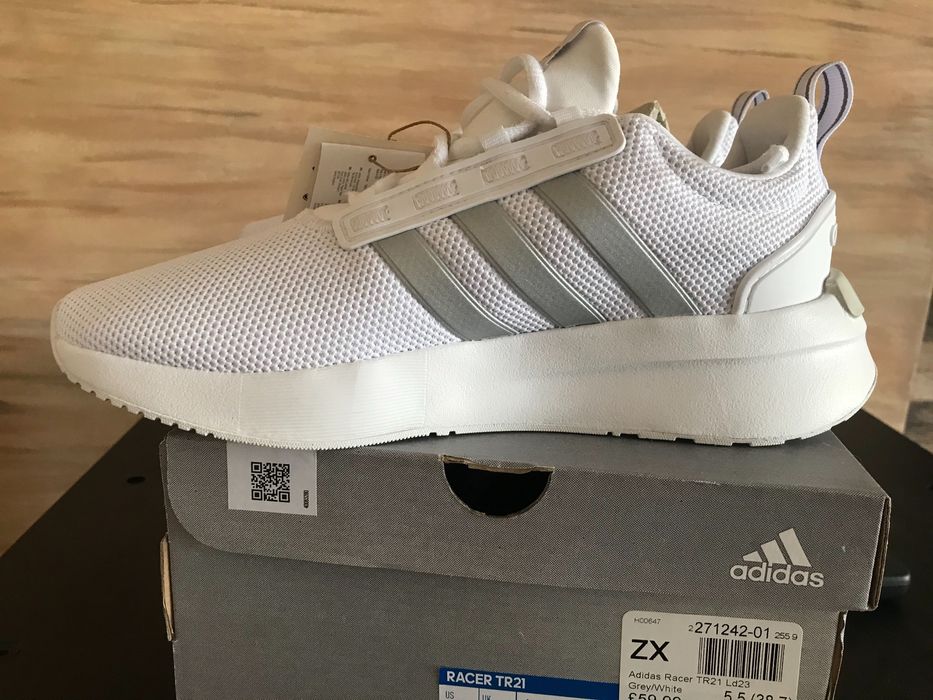 Маратонки adidas