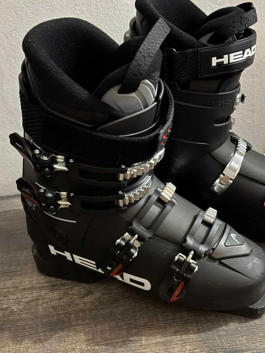 Vând clăpari, purtați 1 și gura data  noi .fără nici un defect.