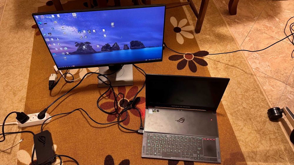 Лаптоп ASUS ROG Zephyrus GX501GI / GTX 1080 Max-Q / i7-8750H