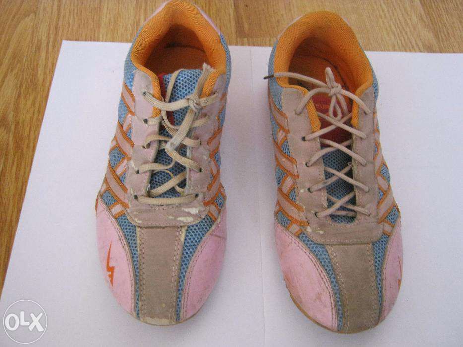 Кроссовки женские р.34