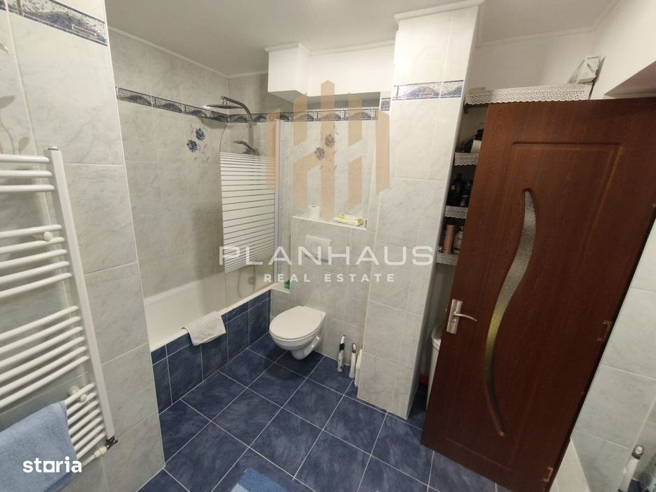 Apartament spațios cu 2 intrări, curte privată – 81 mp utili – la 50 m