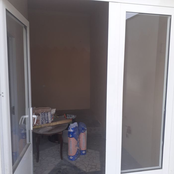 1 xonali Kvartira sifat, pishgan g'ishtli kotej sokol podvali bilan