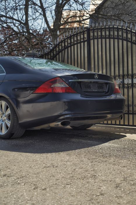 Dezmembrez Mercedes CLS W219 280 300 320 350 500 550 55 63 AMG perna