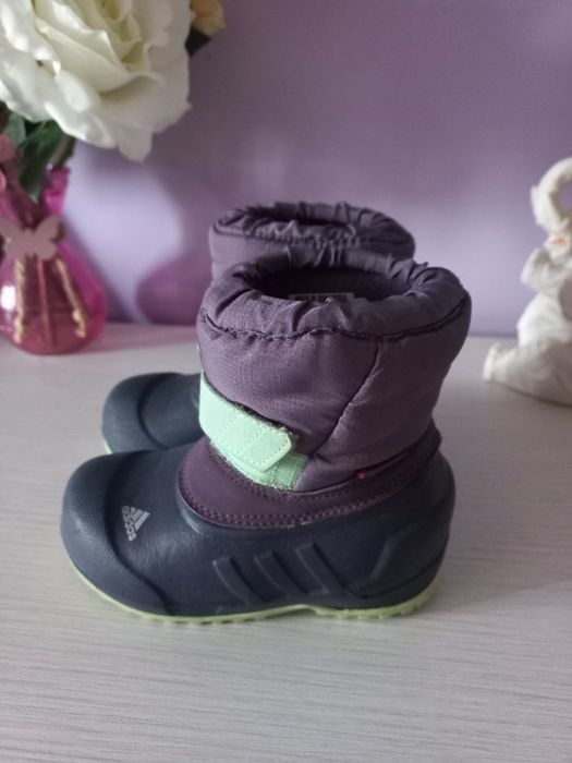 Продавам детски ботушки N 23