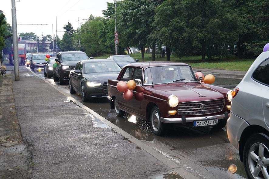 Peugeot 404 под наем за всякакви поводи