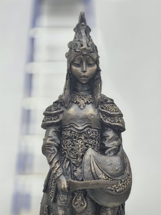 Настольные скульптуры