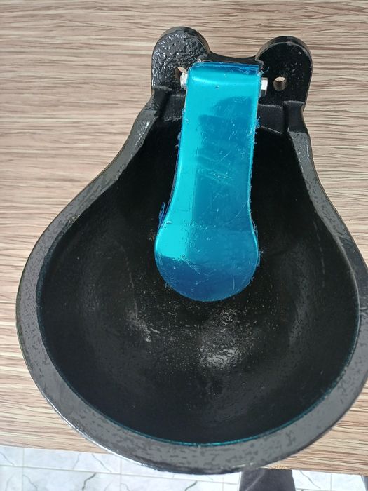 Aвтоматическая поилка для воды. Поилка для коров