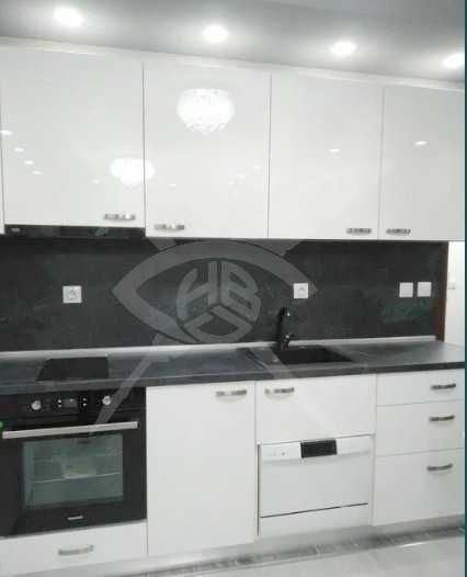 Продава се Тристаен апартамент в Пловдив, Христо Смирненски - 83 кв.м за 2049 €/кв.м - Снимка #1