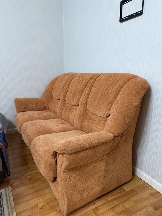 Диван 6000 тг. Самовывоз.