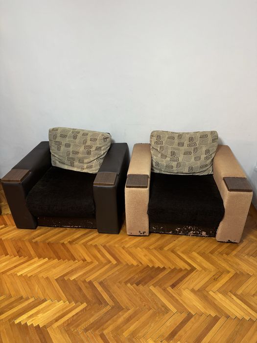 Canapea extensibila cu loc de depozitare + 2 fotolii