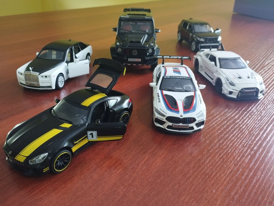 Металлические машинки для коллекции