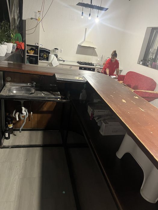 Bar si mese solide din lemn masiv