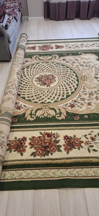 Ковёр 3х5 , в хорошем состояние