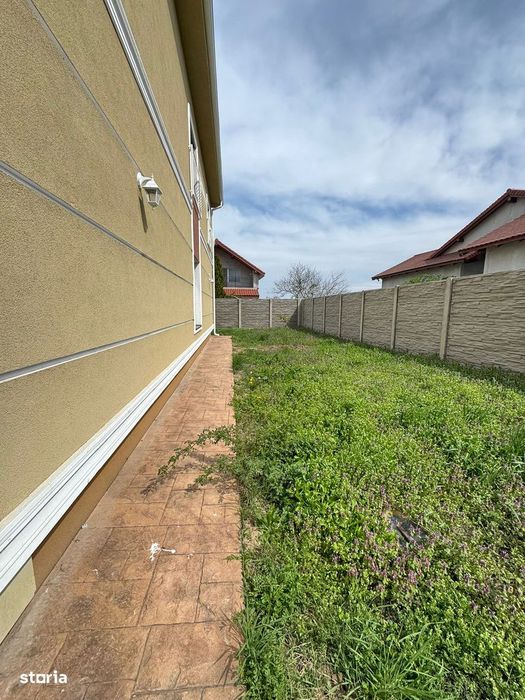 Casa cu garaj / panouri solare complet mobilata/utilata 5 camere/3 bai