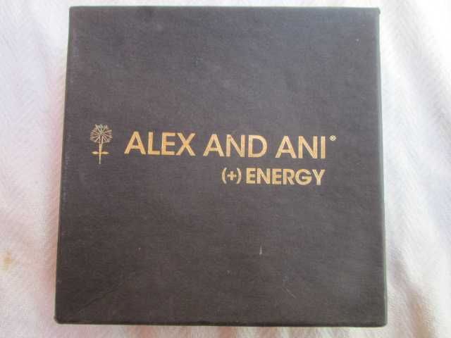 ALEX AND ANI нова, в кутия дамска гривна, произведена в САЩ.