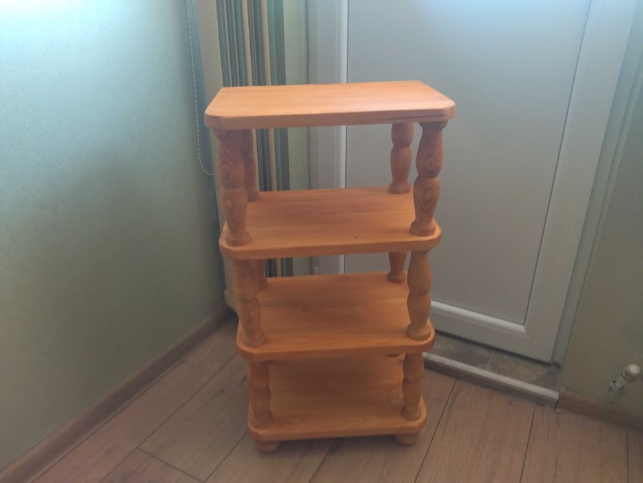 Класическа дървена етажерка !