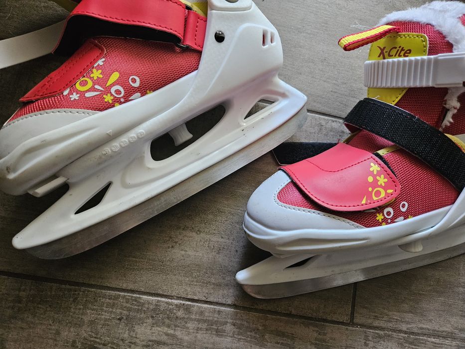 Vând patine de gheață X-City